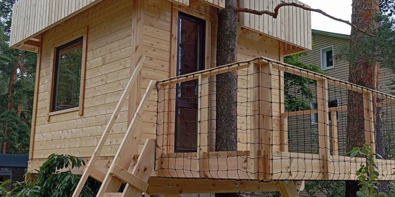 Строительство современных домиков на дереве